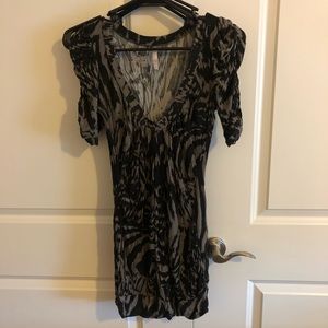 🌻Rue 21 long line top